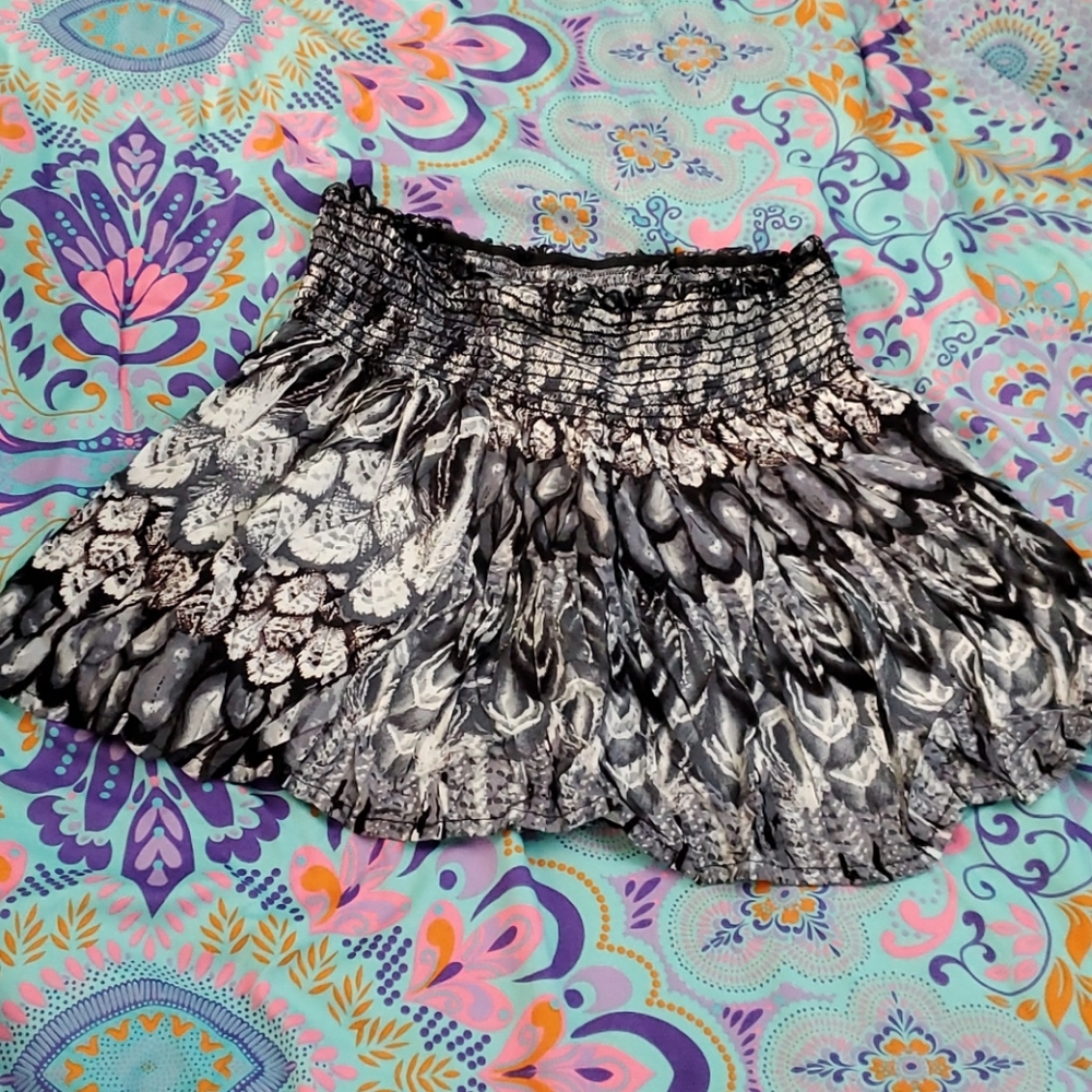 Patterned, short skirt